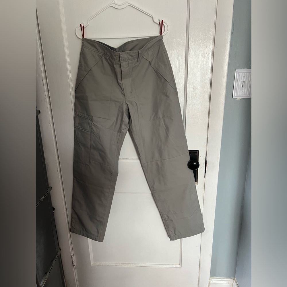 PRADA gor tex nylon cargo pants (authentic) - Picture 4 of 17